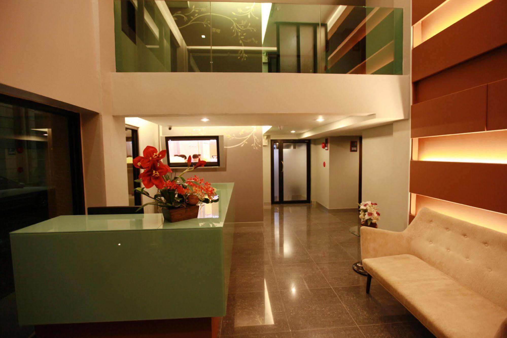 The Bangkok Major Suite Kültér fotó