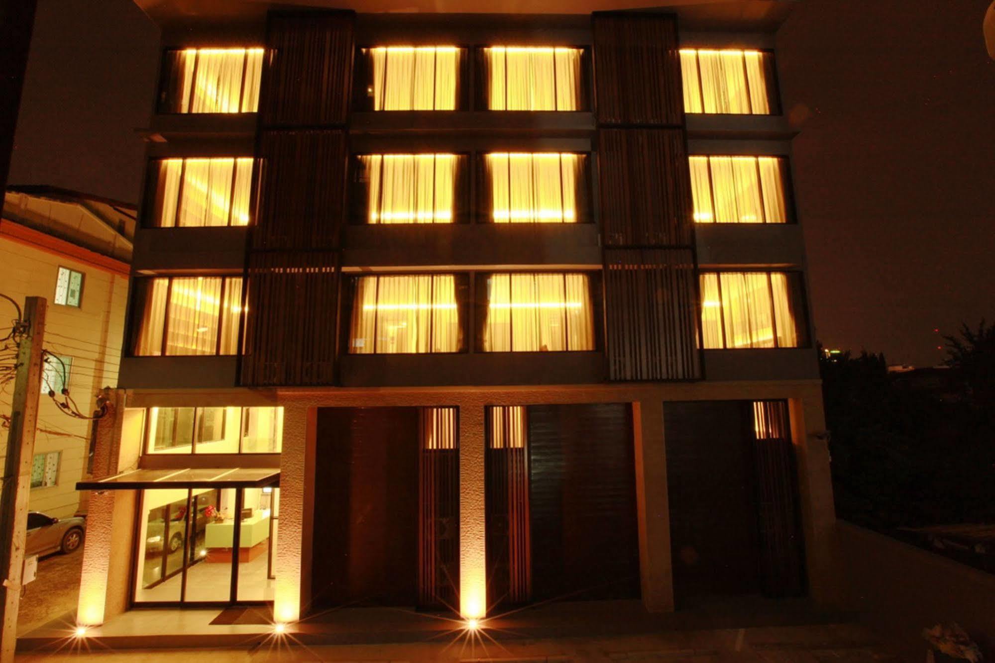 The Bangkok Major Suite Kültér fotó